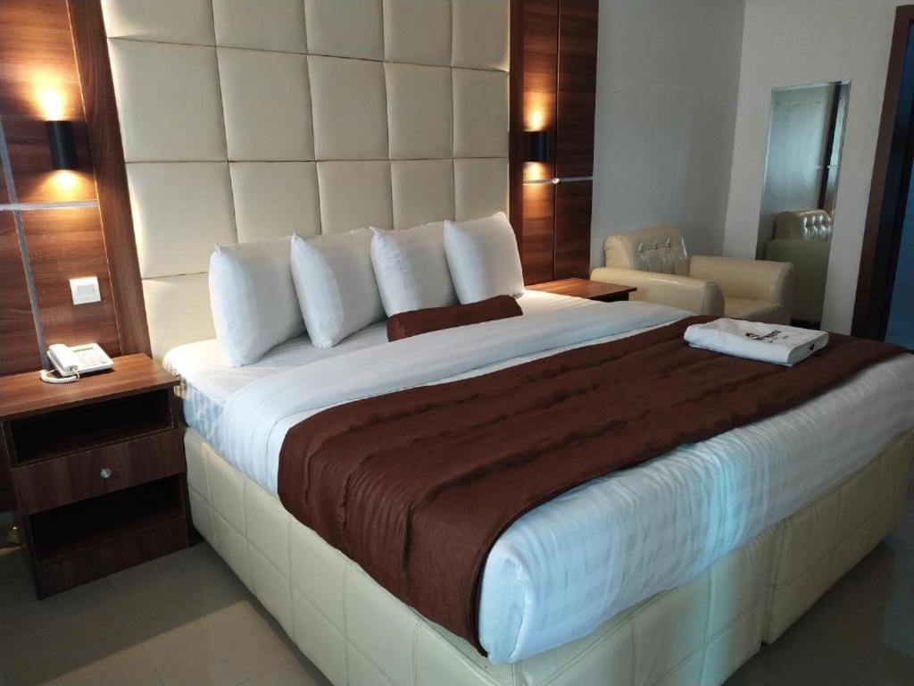 Presken Hotel @Oniru Lagos Eksteriør bilde