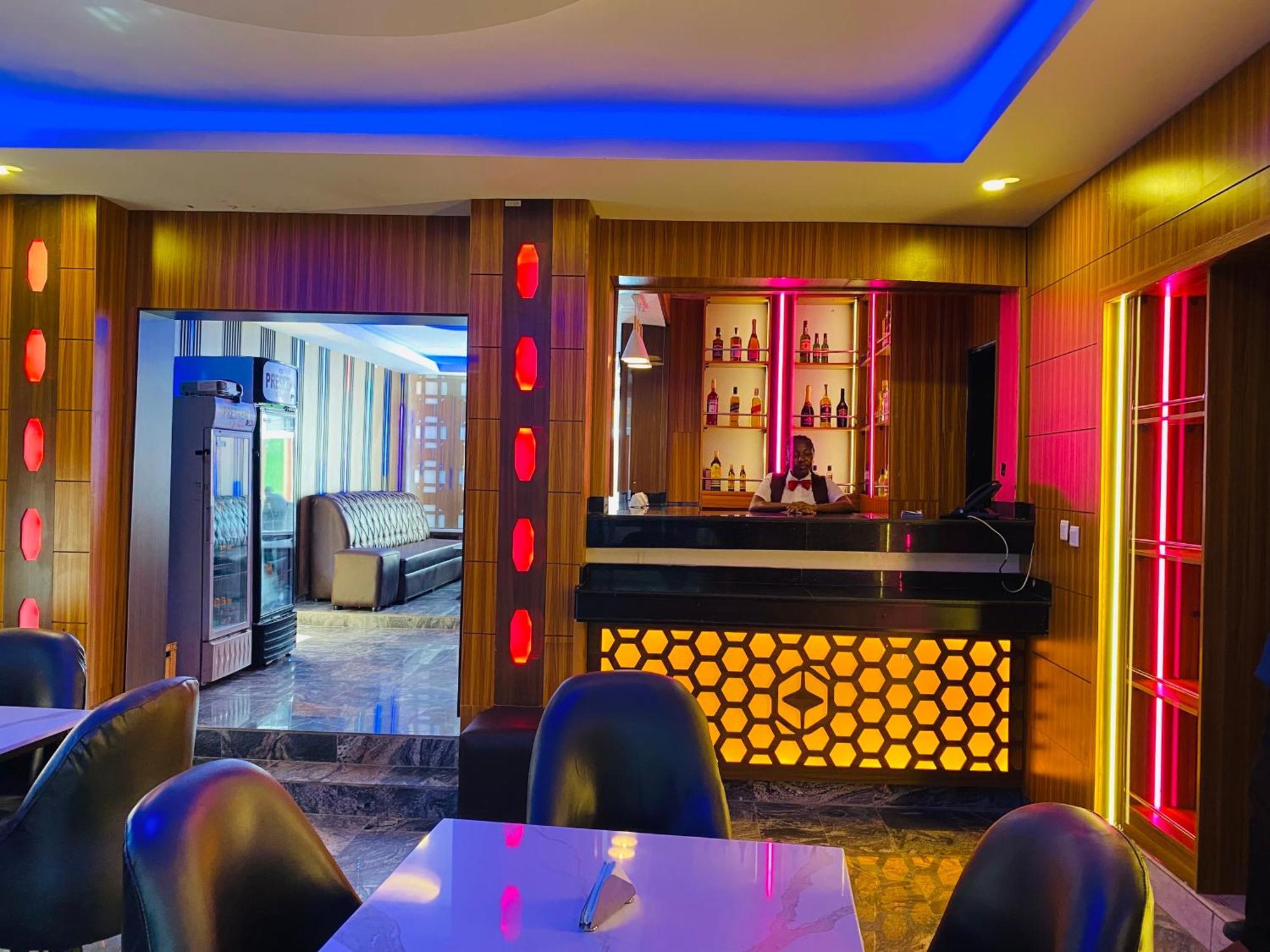 Presken Hotel @Oniru Lagos Eksteriør bilde